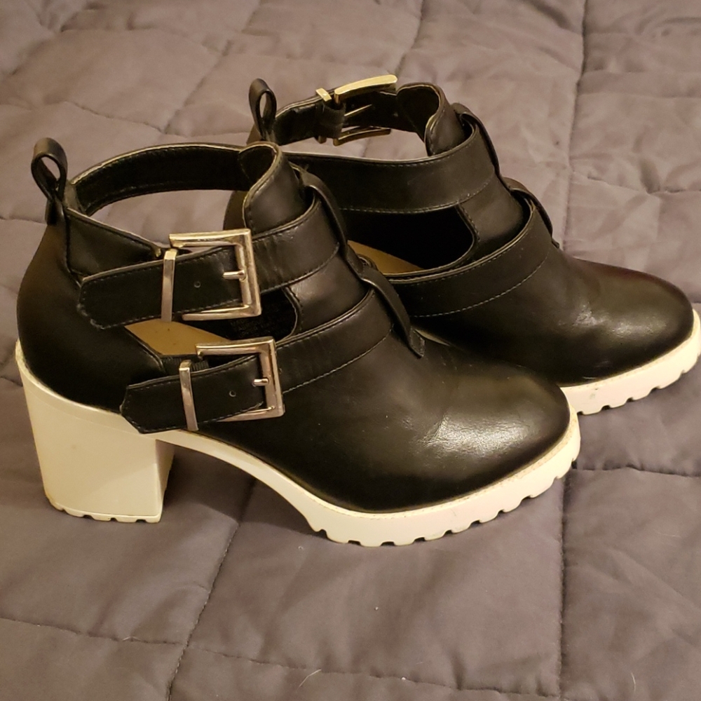 Heeled boots